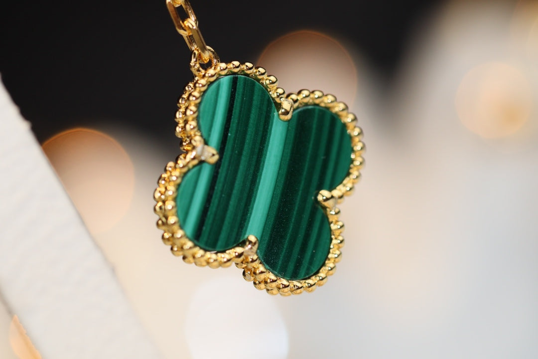 ¡®Star¡¯CLOVER EARRINGS GOLD MALACHITE DIAMOND 3 MOTIF