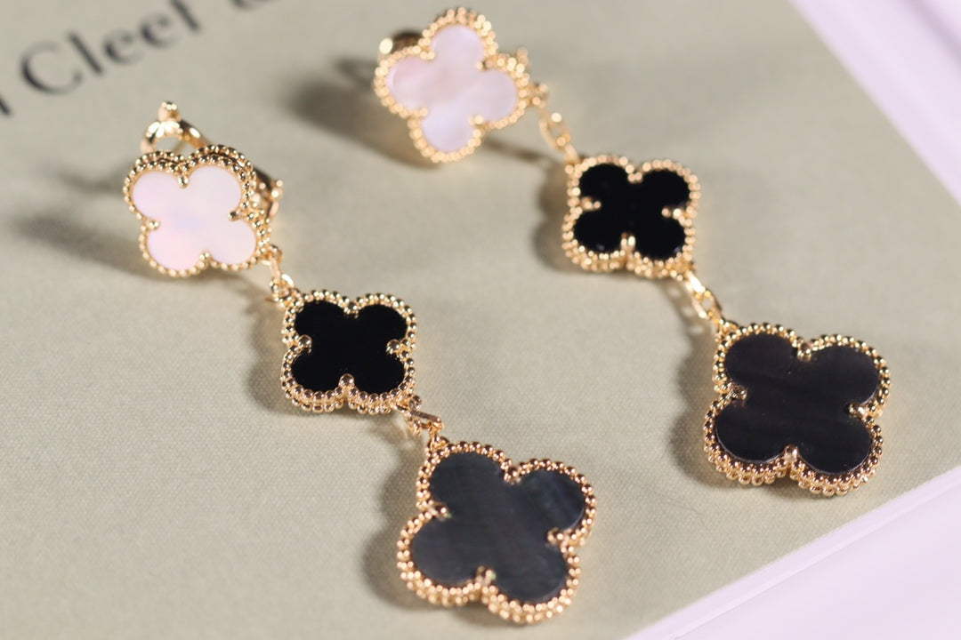 ¡®Star¡¯CLOVER EARRINGS GOLD ONYX MOP 3 MOTIF