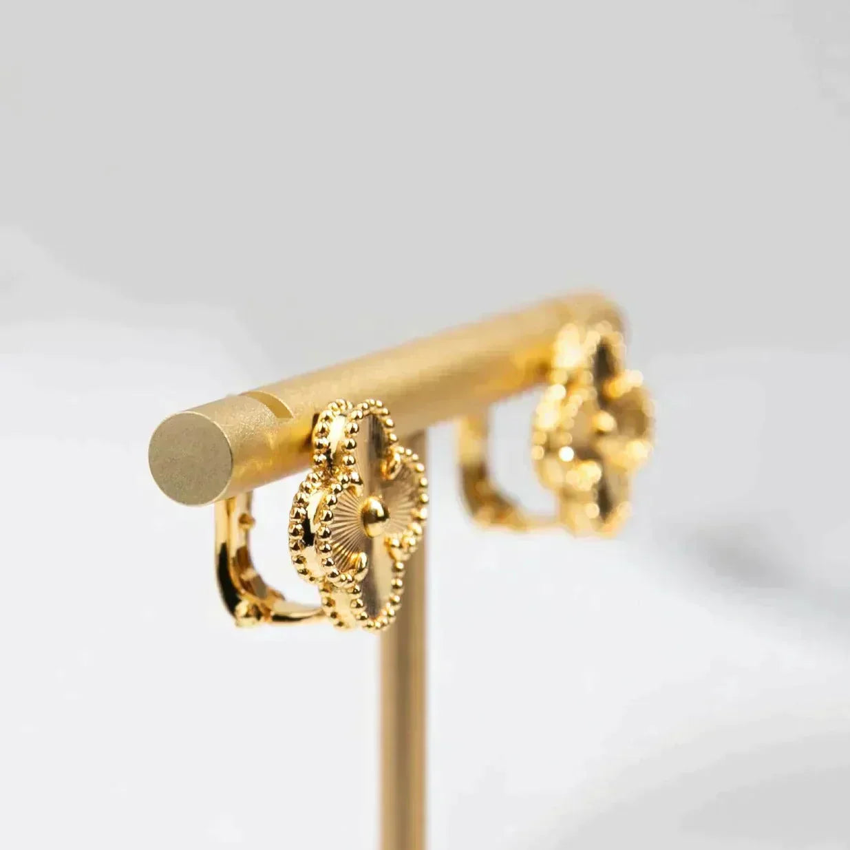 ¡®Star¡¯CLOVER MEDIUM 1 MOTIFS LASER EARRINGS