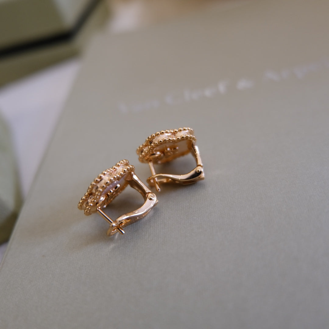 ¡®Moco¡¯LUCKY PINK GOLD WHITE MOP EARRINGS