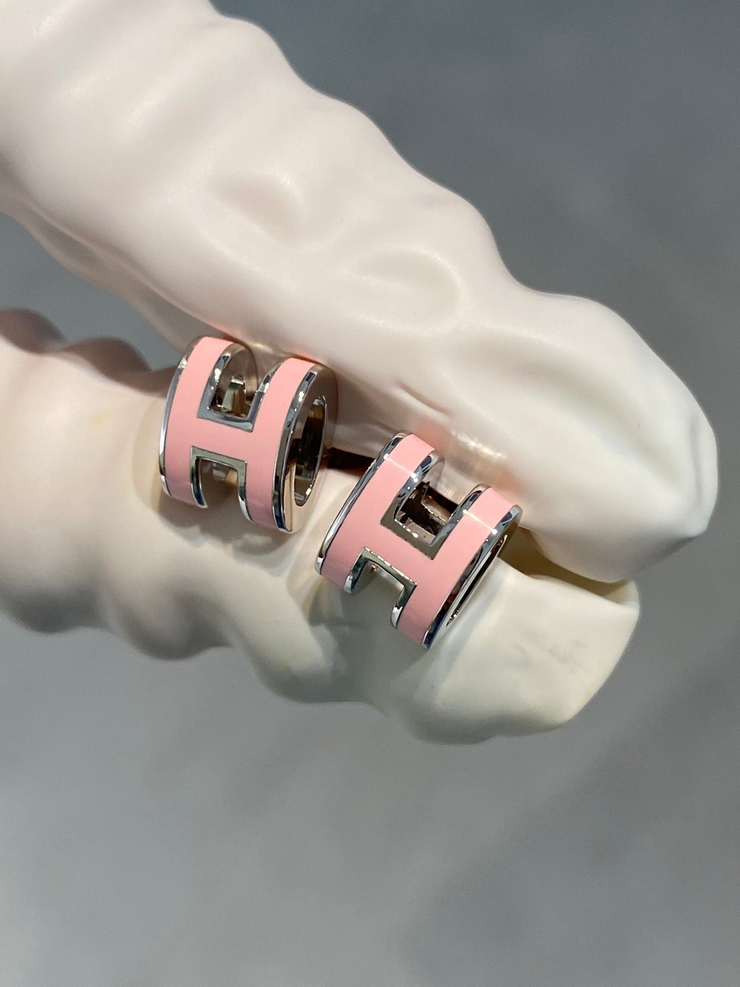 ¡®Moco¡¯MINI POP H SILVER EARRINGS PINK