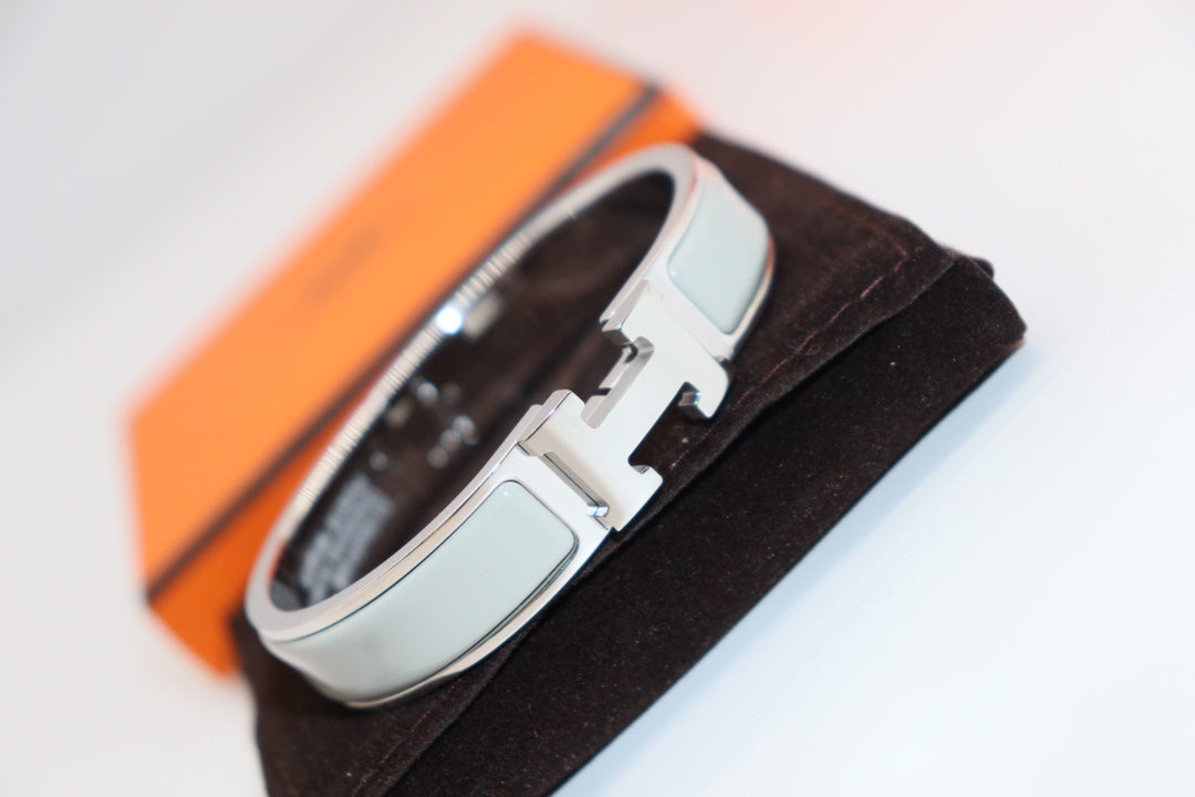 ¡®Star¡¯H LIGHT BLUE BRACELET