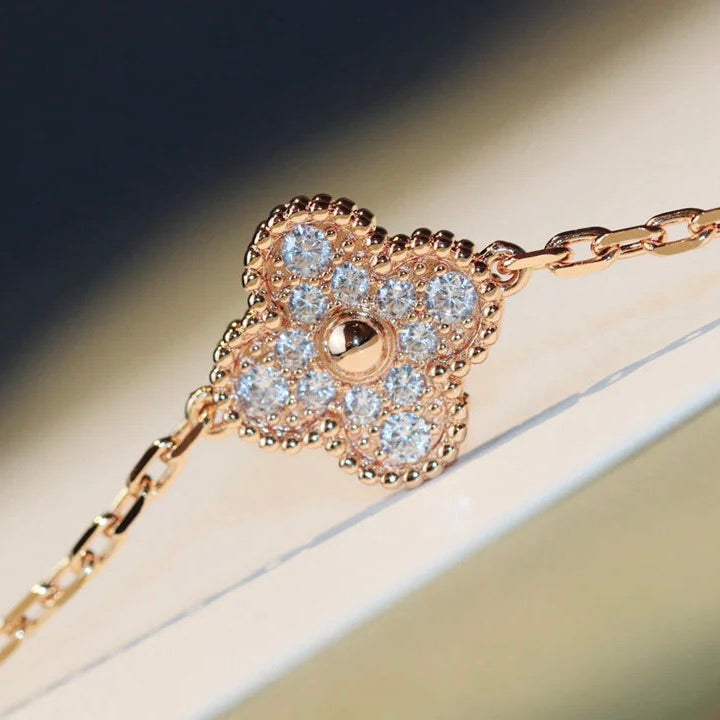 ¡®Moco¡¯CLOVER 20 MOTIFS LASER DIAMOND NECKLACE