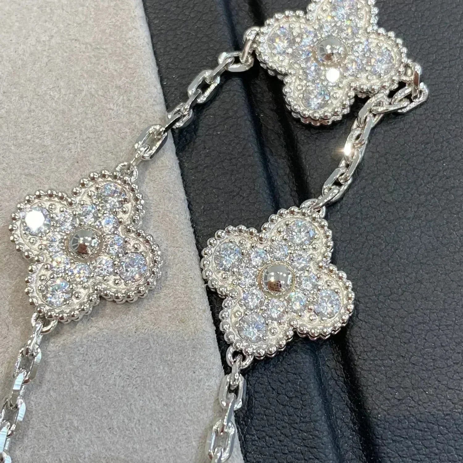 [Star] New  CLOVER 5 MOTIF FULL DIAMOND BRACELET COLLECTION