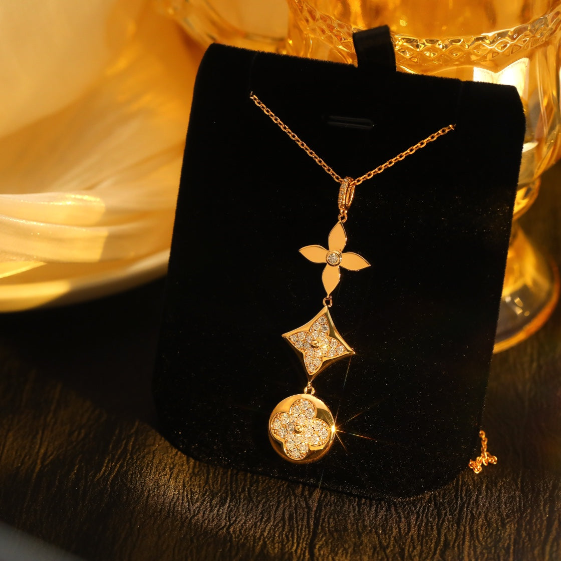 ¡®Star¡¯STAR AND SUN DIAMOND PINK GOLD NECKLACE