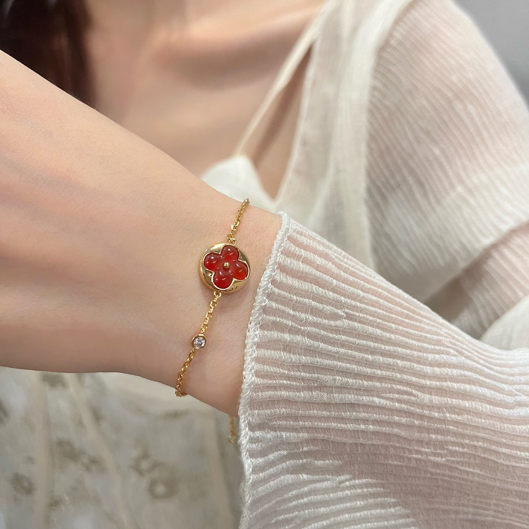 ¡®Star¡¯SUN PEDANT CARNELIAN BRACELET