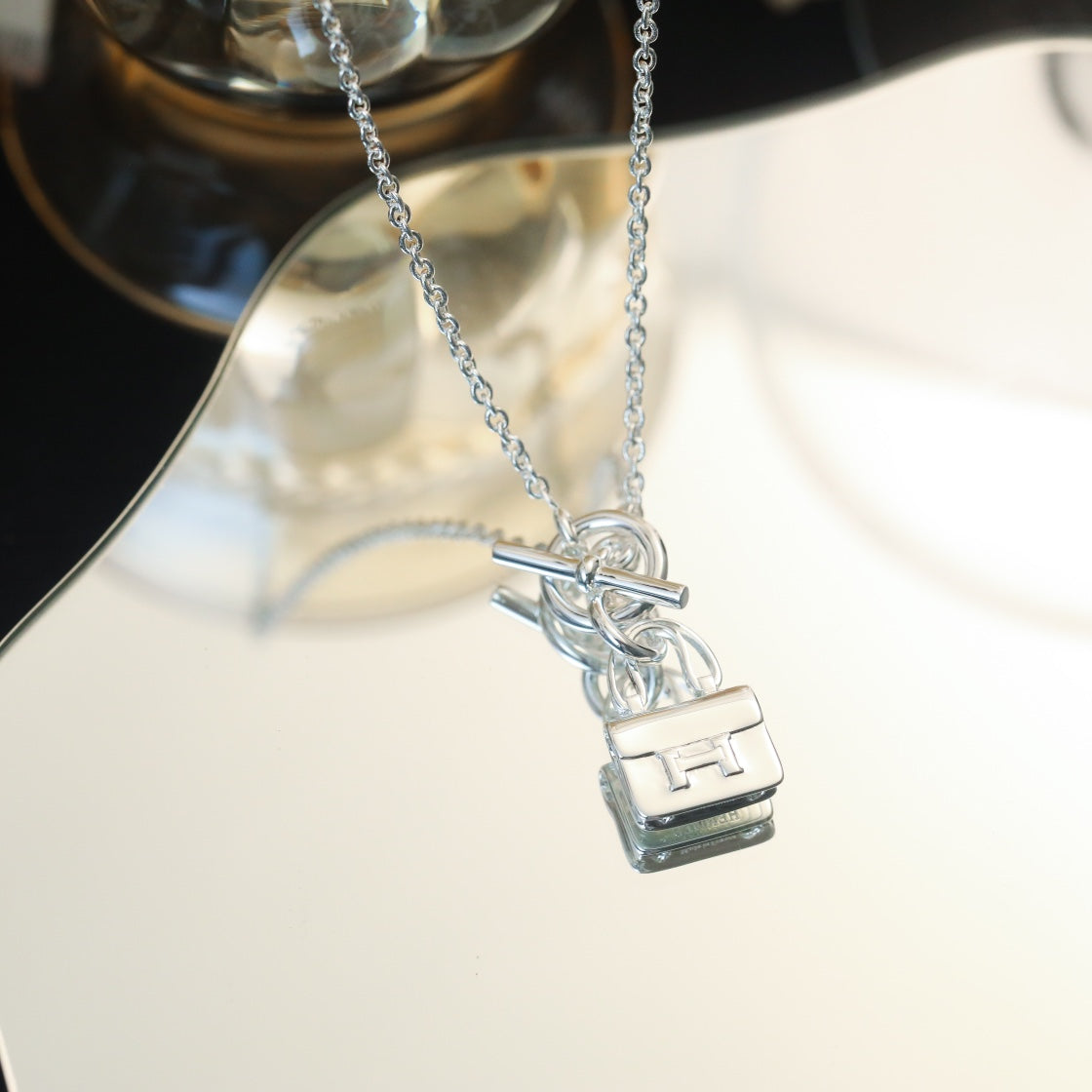 ¡®Moco¡¯POP H PEDANT SILVER NECKLACE