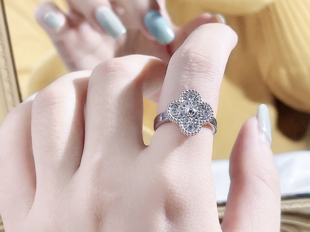 ¡®Star¡¯CLOVER DIAMOND RING