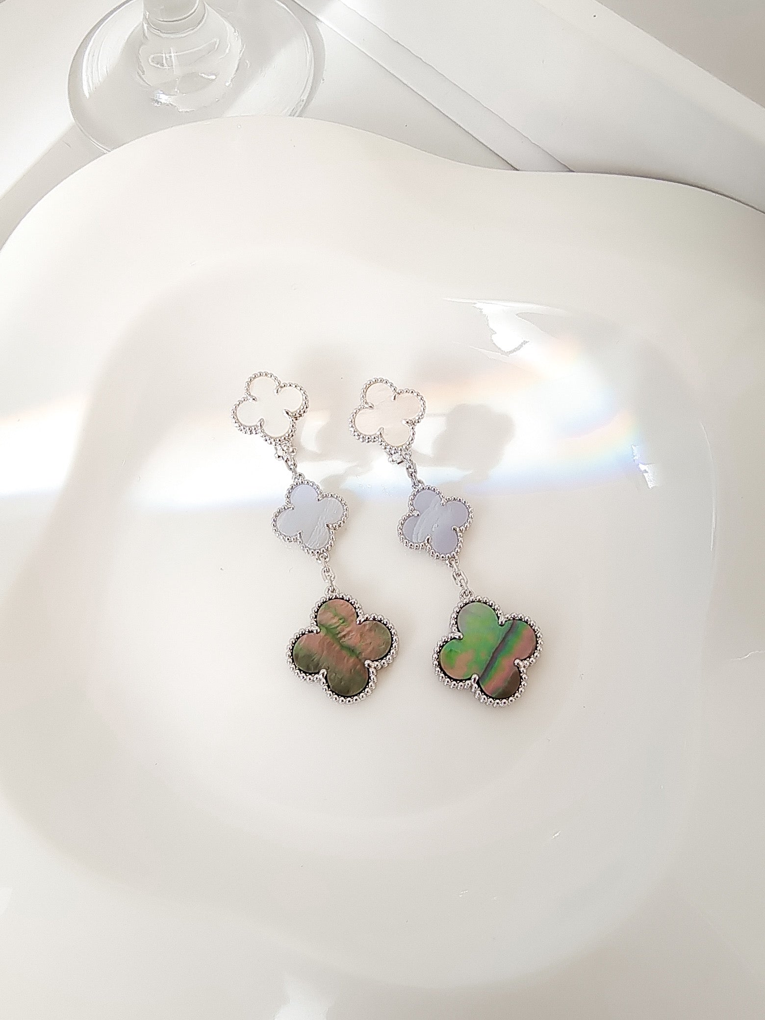 ¡®Star¡¯CLOVER 3 MOTIFS CHALCEDONY DARK MOP SILVER EARRINGS