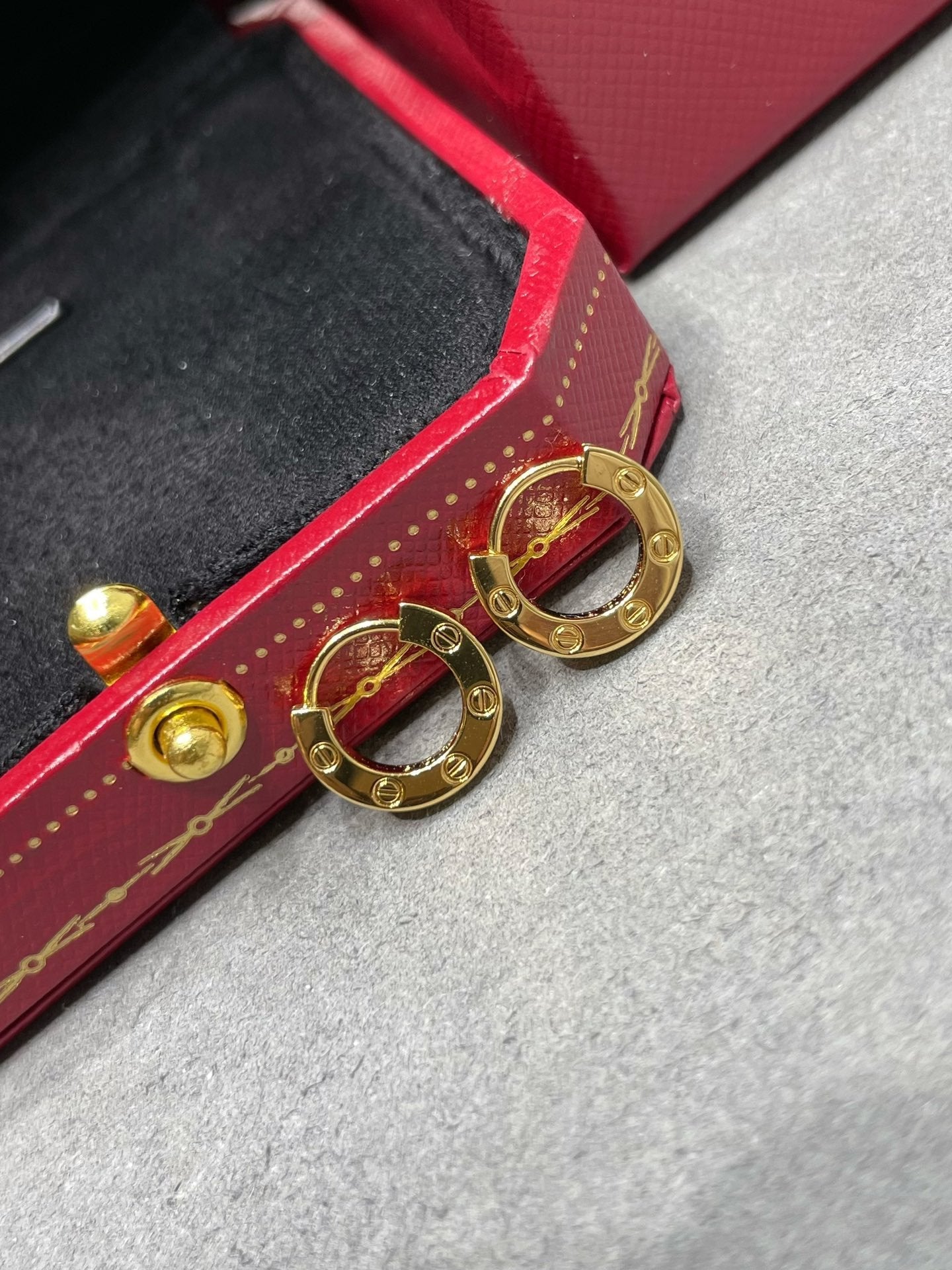 ¡®Moco¡¯LOVE MINI EARRINGS