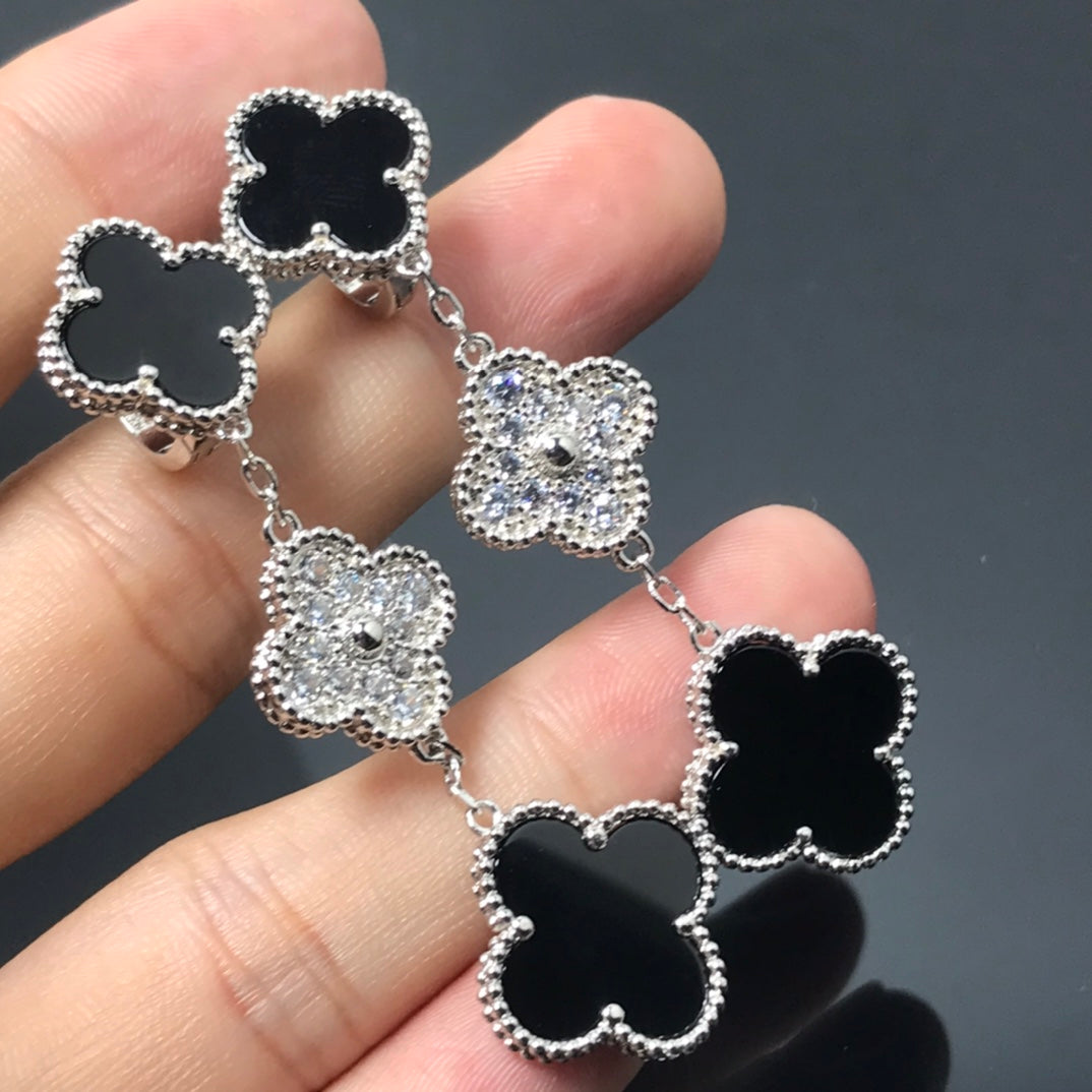¡®Star¡¯CLOVER 3 MOTIF DIAMOND ONYX SILVER EARRINGS