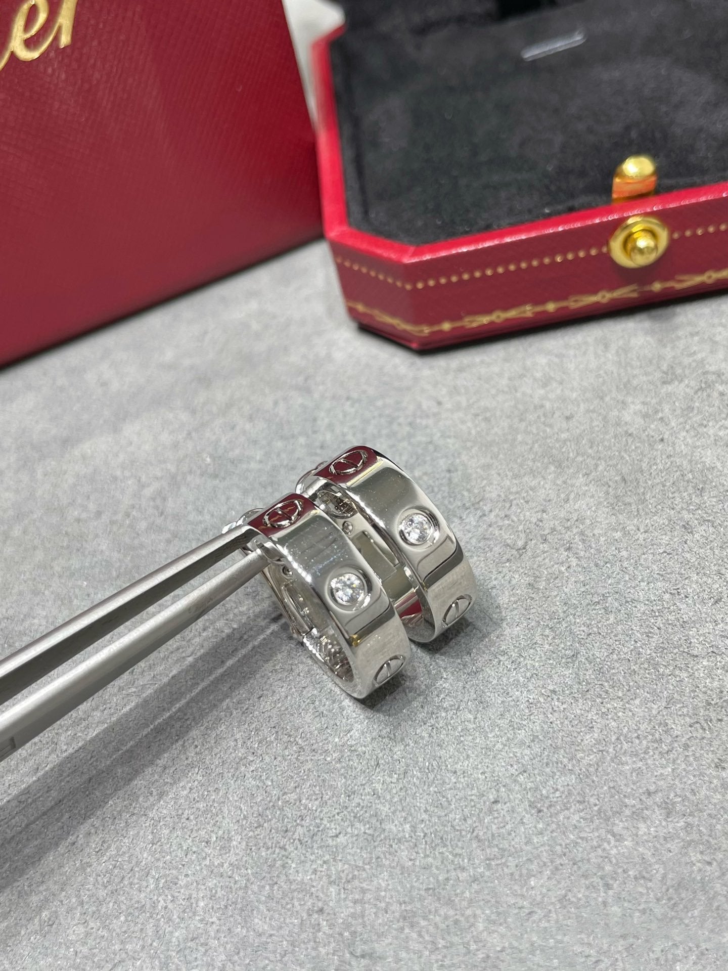 ¡®Moco¡¯LOVE 5.5MM 1 DIAMOND EARRINGS
