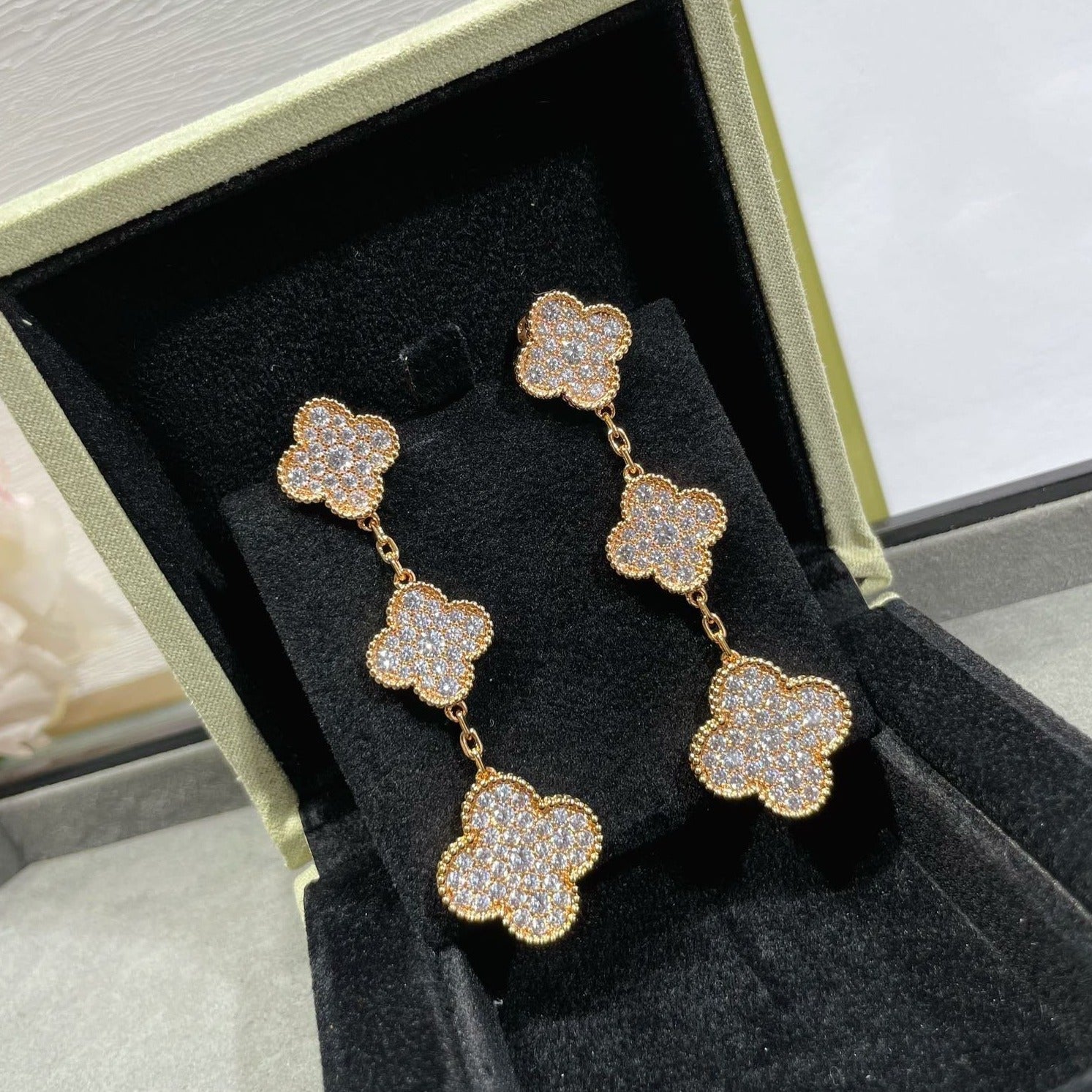 ¡®Star¡¯CLOVER 3 MOTIFS DIAMOND PAVED ROSE GOLD EARRINGS