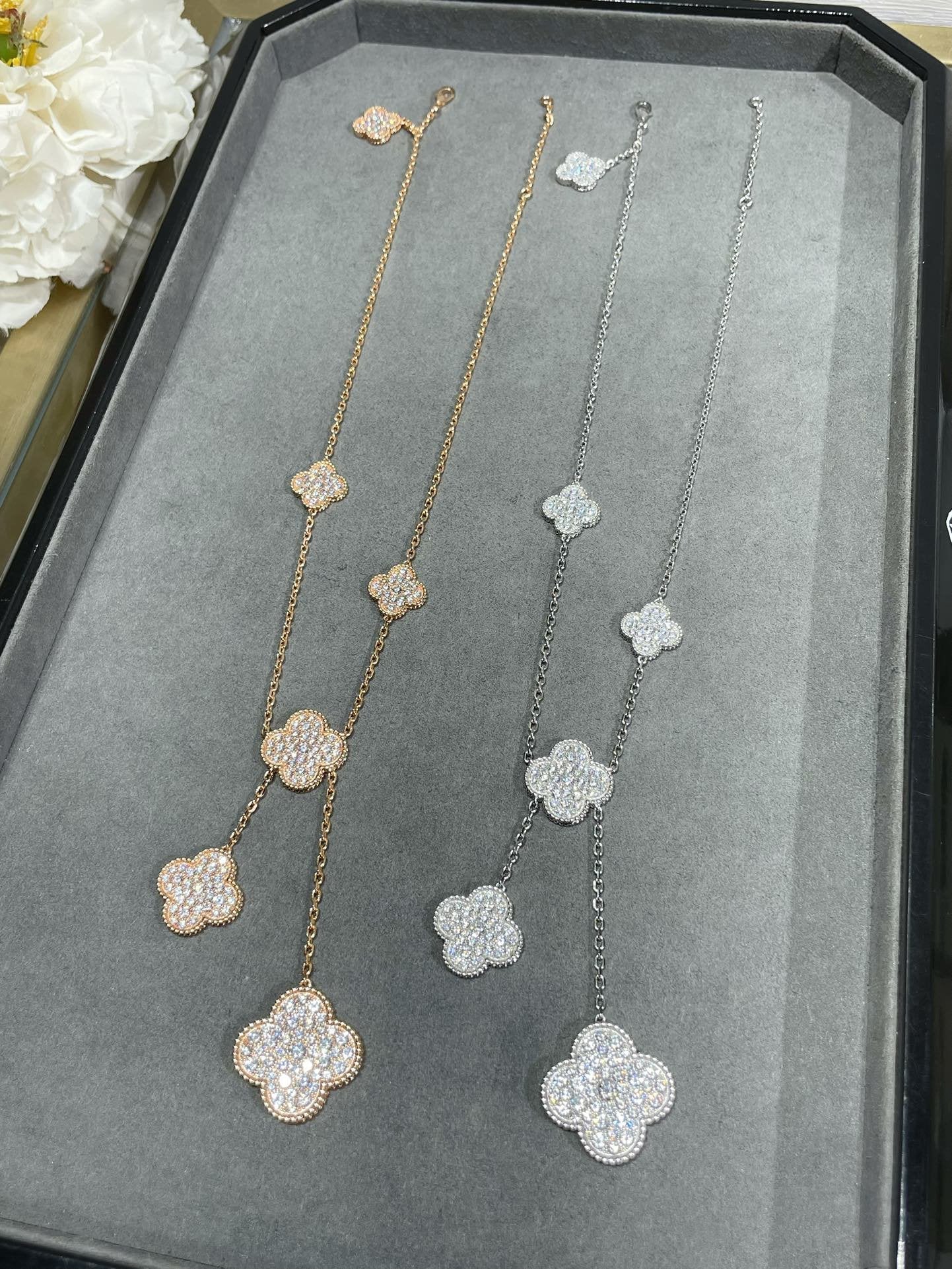 ¡®Star¡¯CLOVER 6 MOTIF DIAMOND PAVED NECKLACE