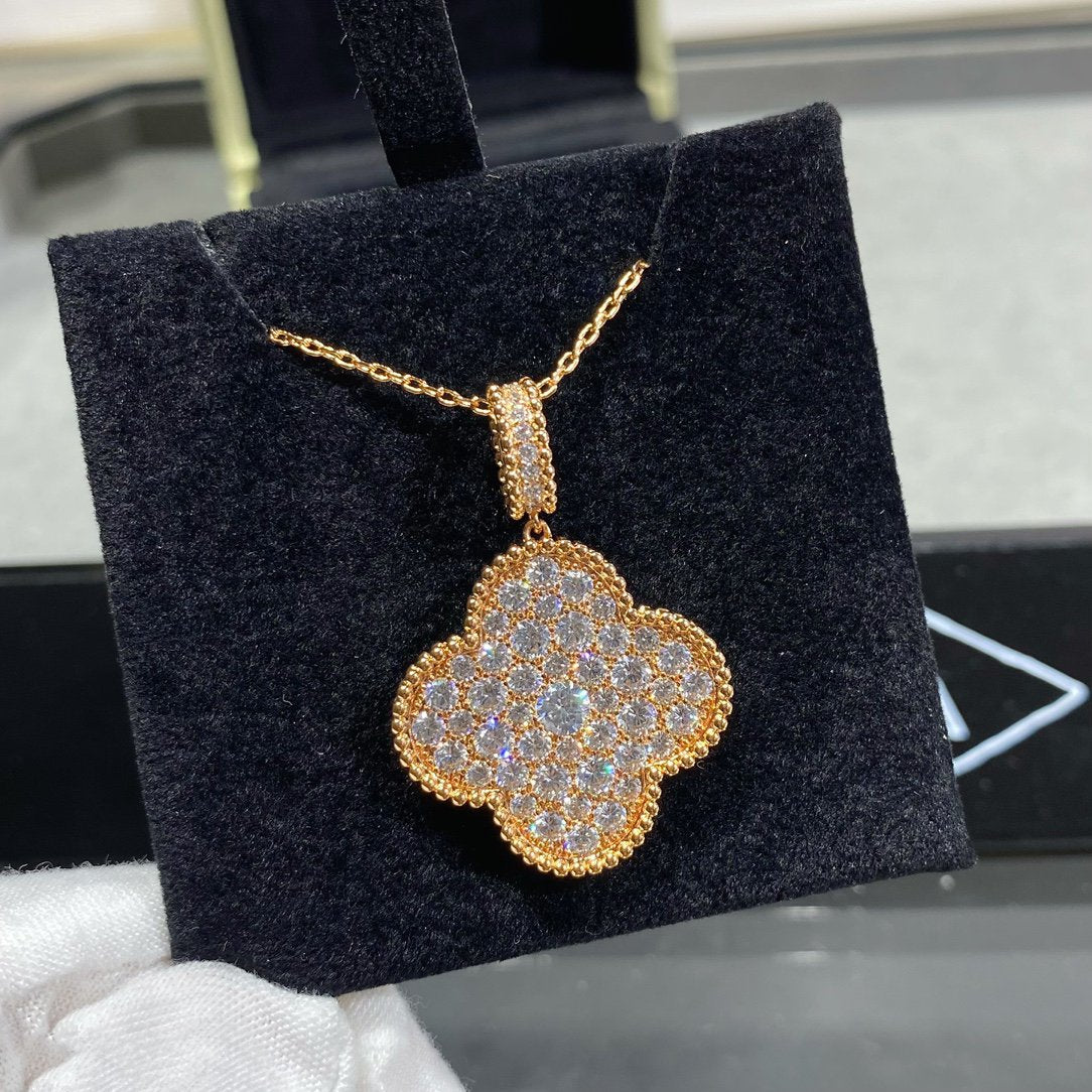 ¡®Star¡¯CLOVER 25MM LARGE PEDANT DIAMOND PAVED LONG NECKLACE