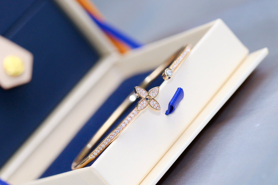 ¡®Star¡¯IDYLLE PINK GOLD OPEN BRACELET DIAMOND PAVED