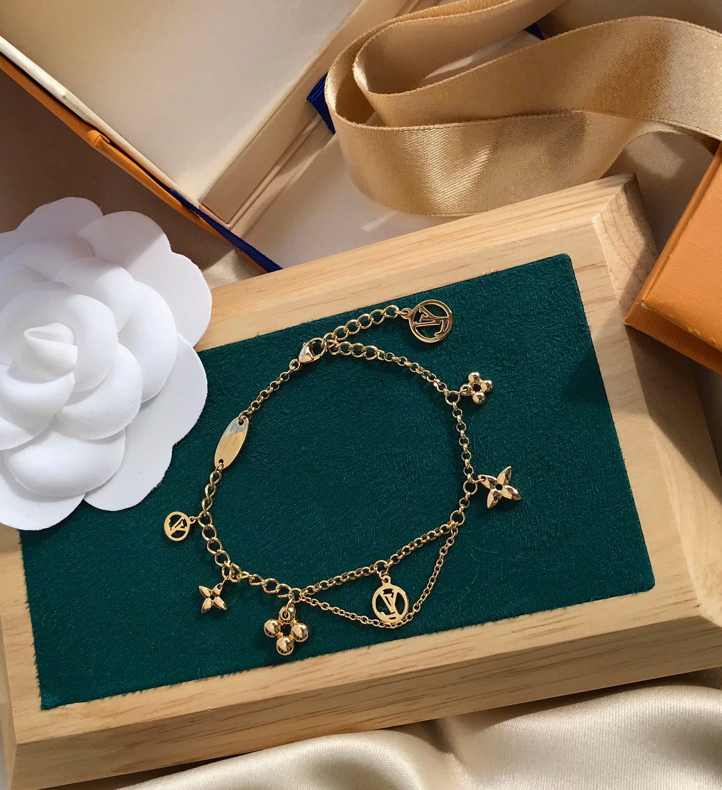 ¡®Moco¡¯BLOOMING PINK GOLD MOP BRACELET
