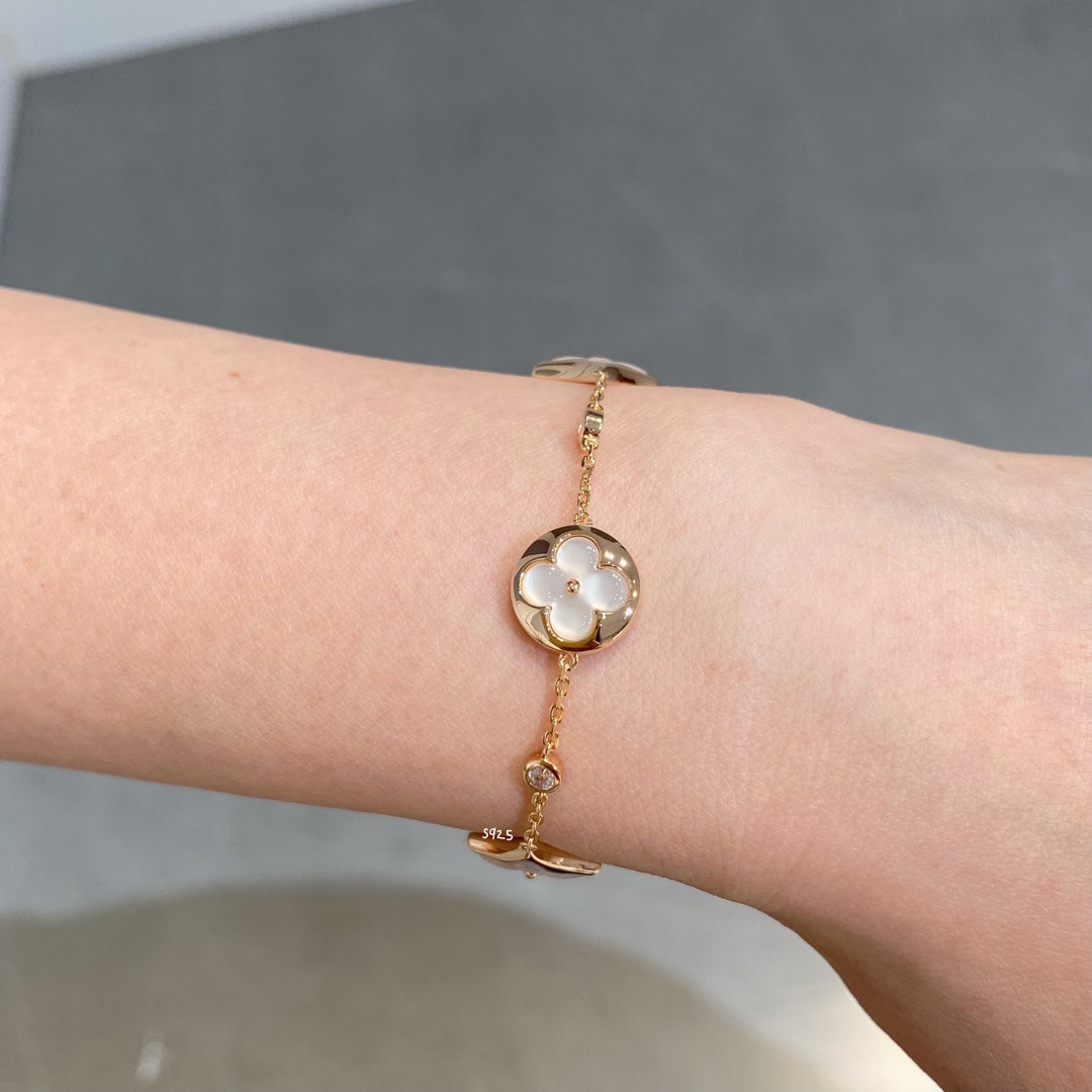 ¡®Moco¡¯STAR AND SUN 4 MOTIF WHITE MOP PINK GOLD BRACELET