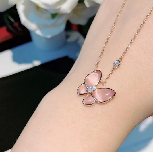 [Moco ]BUTTERFLY PINK MOTHER-OF-PEARL DIAMOND NECKLACE