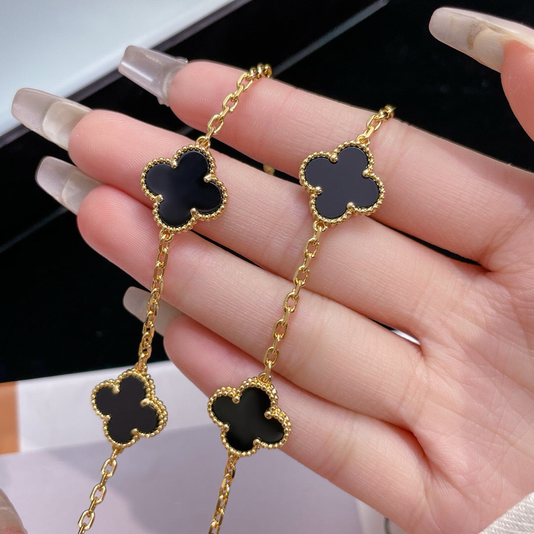 ¡®Star¡¯CLOVER 10 MOTIFS ONYX NECKLACE