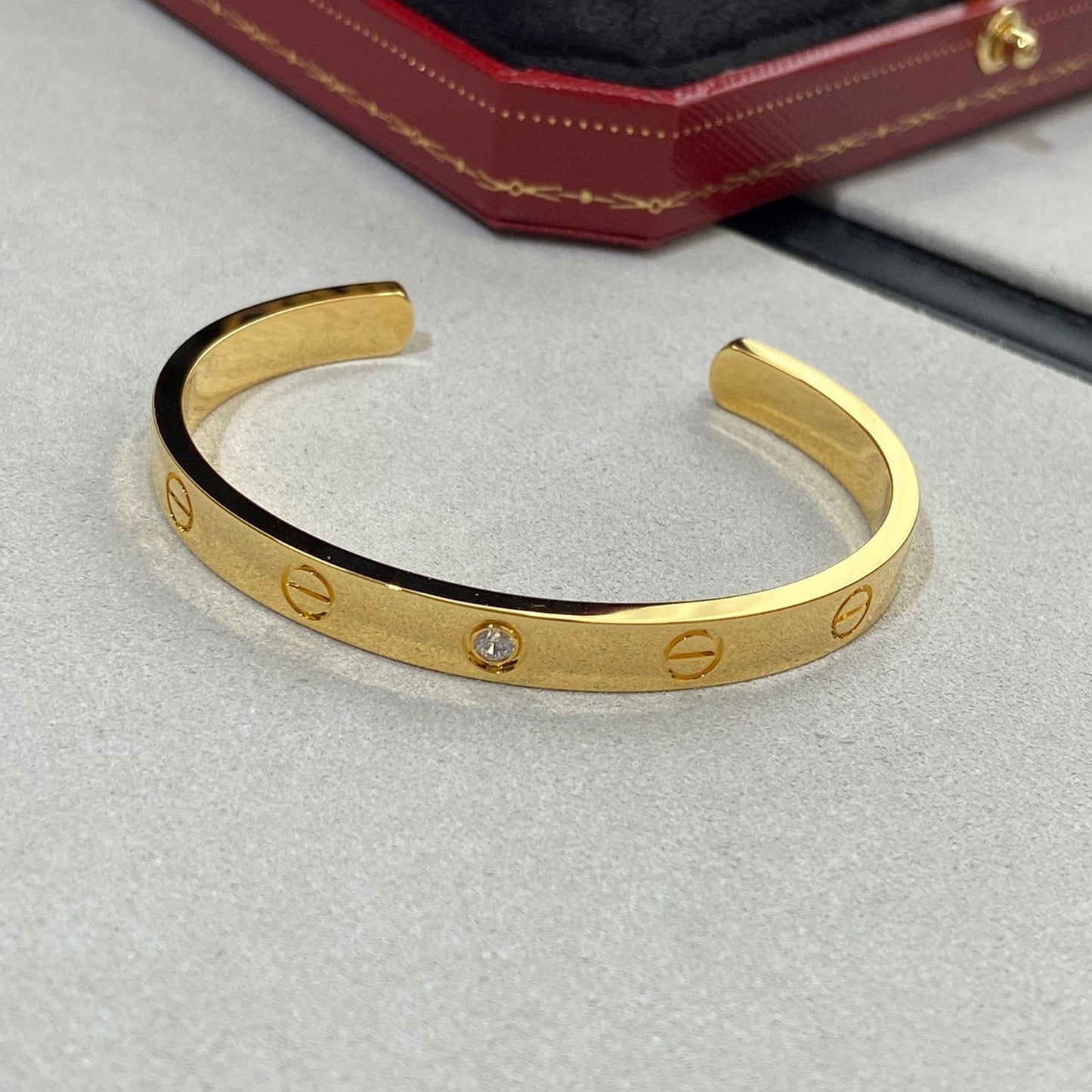¡®Moco¡¯LOVE BRACELET 6.1MM 1 DIAMOND OPEN CUFF