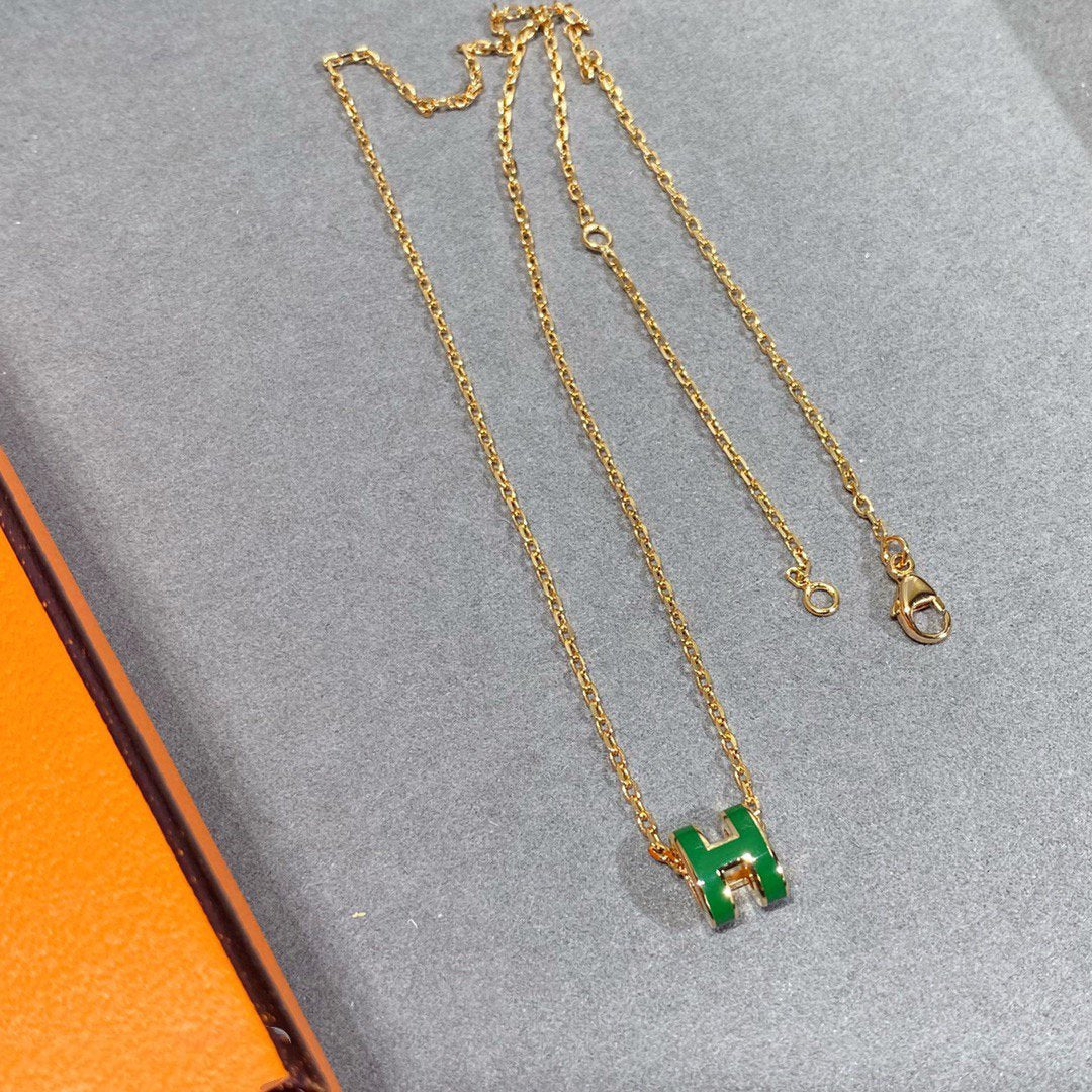 ¡®Moco¡¯POP H GREEN NECKLACE SILVER AND GOLD