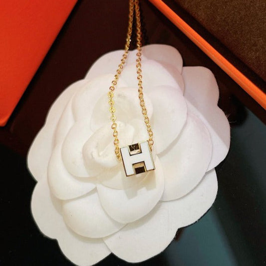 ¡®Moco¡¯H WHITE SQUARE GOLD NECKLACE