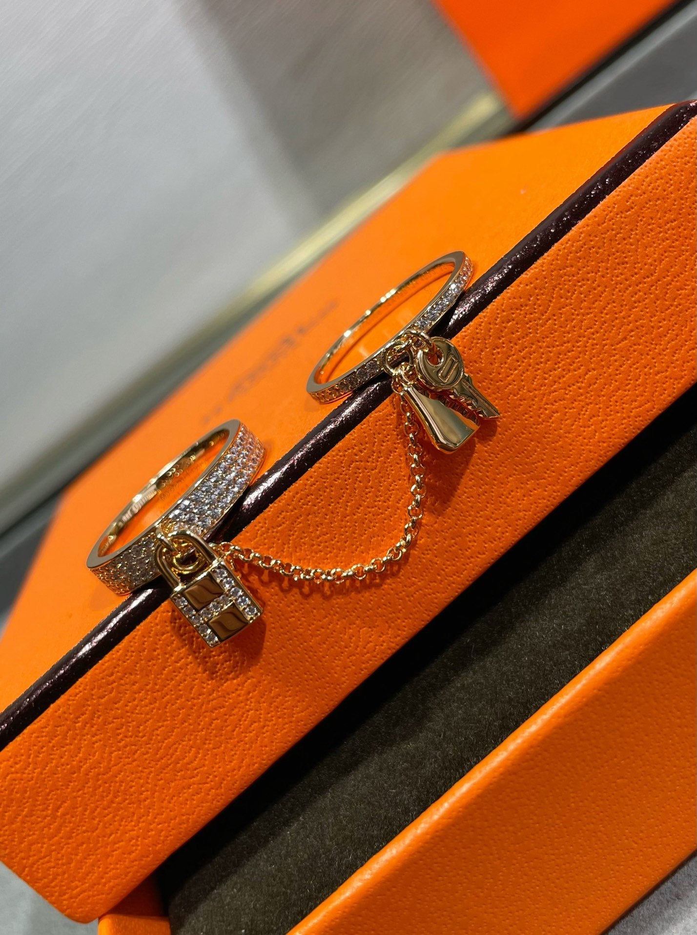 ¡®Moco¡¯HM KELLY CLOCHETTE DOUBLE RING IN  WITH DIAMONDS