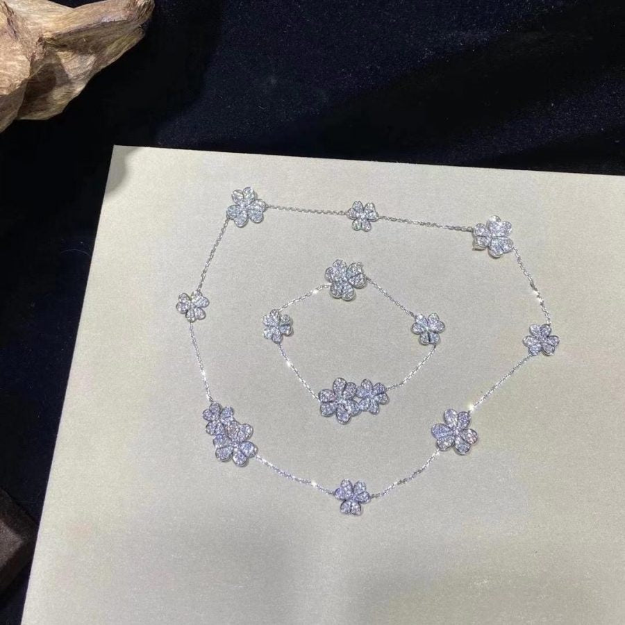 ¡®Star¡¯FRIVOLE SILVER 5 FLOWERS BRACELET
