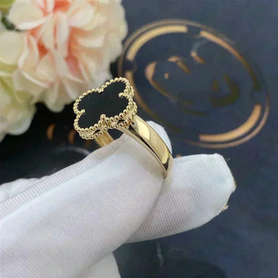 ¡®Star¡¯CLOVER ONYX RING