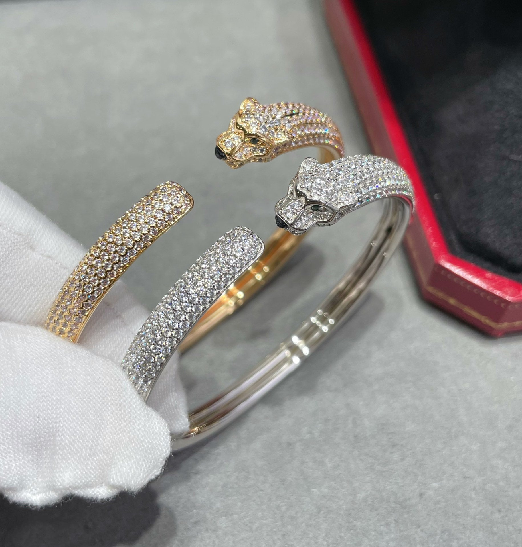 ¡®Star¡¯PANTHERE FULL DIAMOND OPEN BRACELET